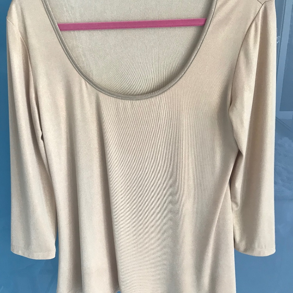 Scoop neck top - Gold color- Shimmer shine- M